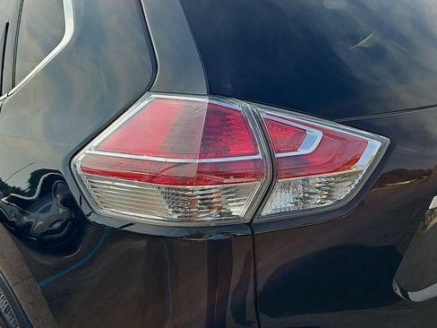Used 2015 Nissan Rogue SV FWD image 32