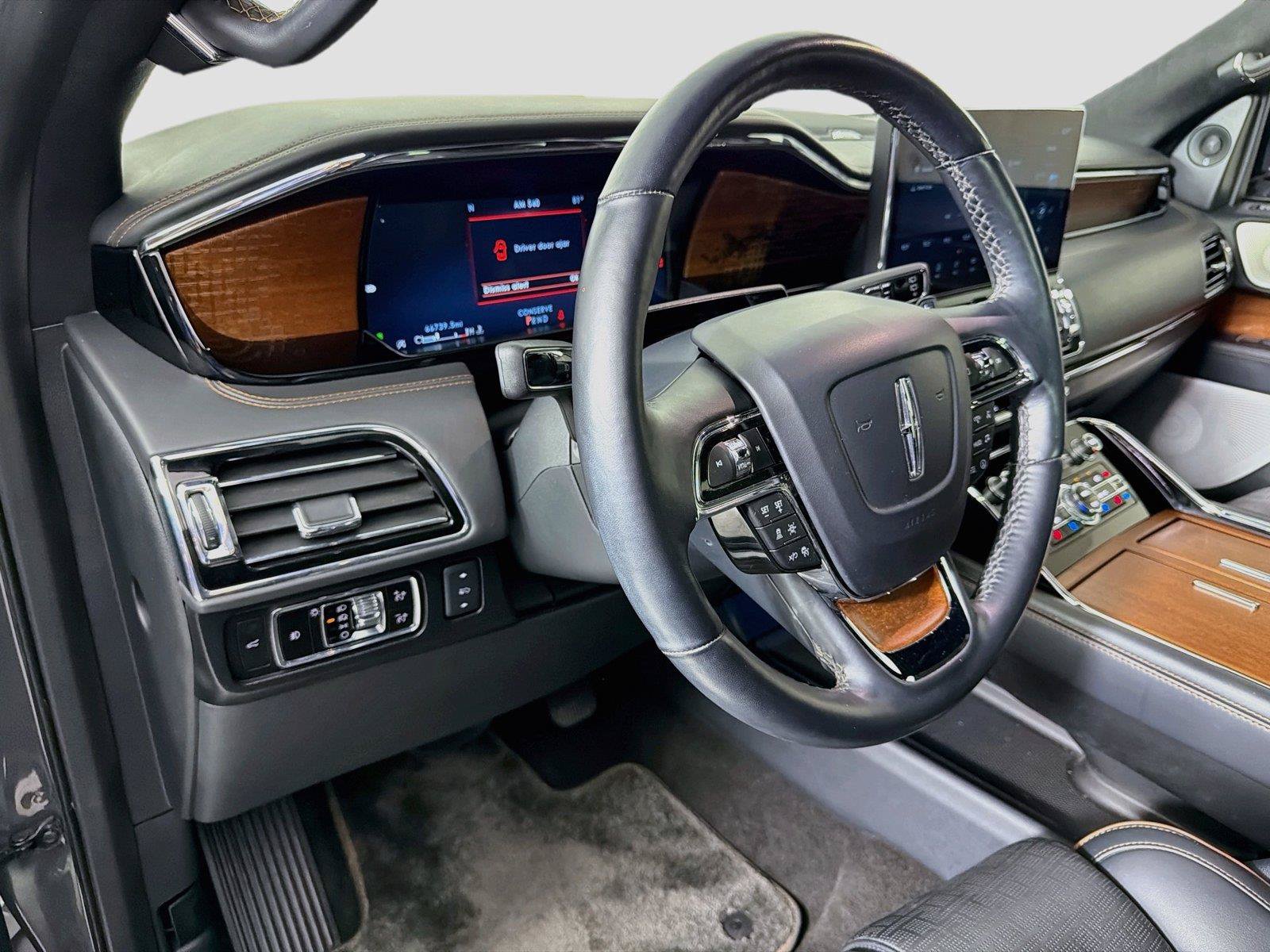 Used 2023 Lincoln Navigator Black Label AWD/4WD image 9