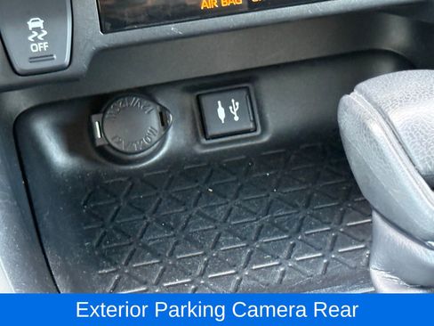 Used 2019 Toyota RAV4 LE AWD/4WD image 23