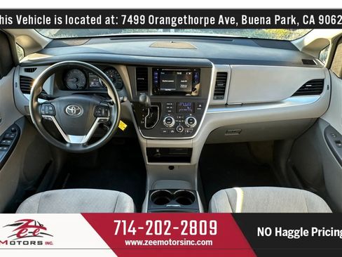Used 2017 Toyota Sienna LE FWD image 17