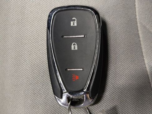 Used 2020 Chevrolet Equinox LS w/ LS Convenience Package FWD image 32