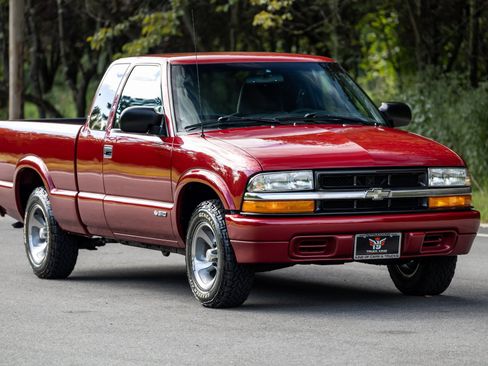 Used 2001 Chevrolet S10 Pickup LS w/ Preferred Equipment Group RWD image 21