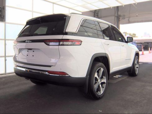 Used 2024 Jeep Grand Cherokee Limited 4xe w/ Luxury Tech Group II AWD/4WD image 4