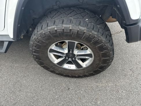 Used 2019 Jeep Wrangler Unlimited Sahara AWD/4WD image 6