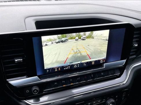 Used 2024 Chevrolet Silverado 1500 High Country w/ Technology Package image 11