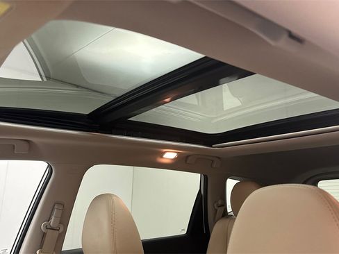 Certified 2019 Nissan Rogue SL w/ Premium Package image 16