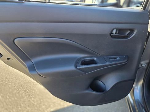 Used 2025 Nissan Versa S FWD image 17