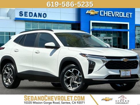 New 2026 Chevrolet Trax LT FWD image 1