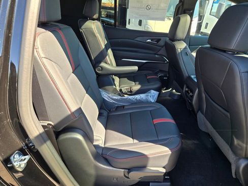 New 2026 Chevrolet Traverse RS AWD/4WD image 8