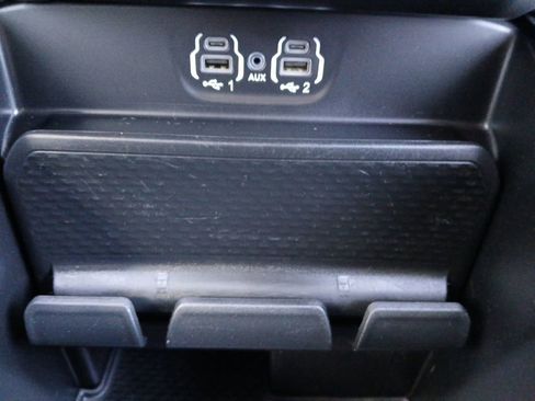 Used 2022 RAM 1500 Lone Star AWD/4WD image 3