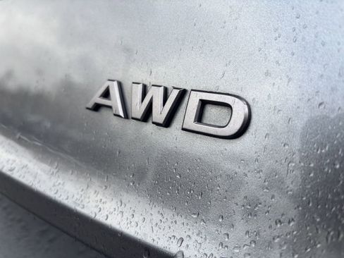 Used 2024 Nissan Rogue S image 12