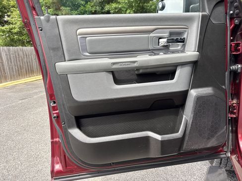 Used 2019 RAM 1500 Classic SLT RWD image 13