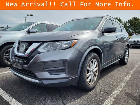 Used 2017 Nissan Rogue SV FWD image 3