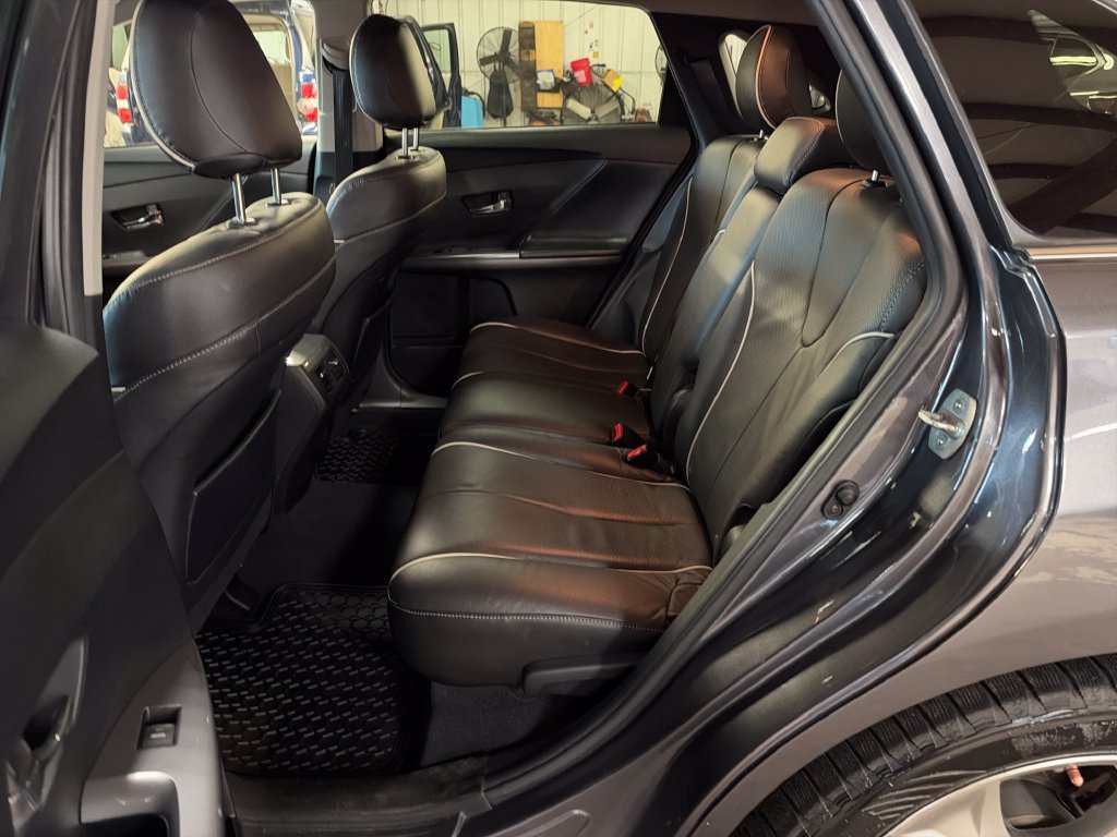 Used 2015 Toyota Venza AWD image 26