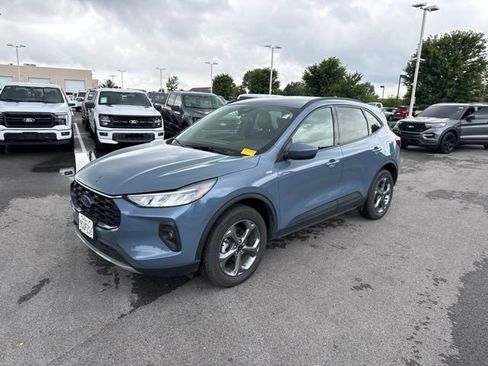 Certified 2025 Ford Escape ST-Line Select AWD/4WD image 3