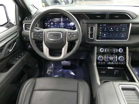 Used 2024 GMC Yukon Denali w/ Max Trailering Package AWD/4WD image 8