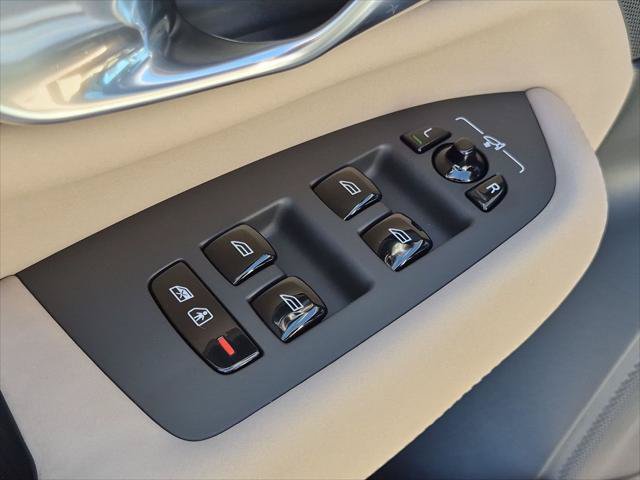 Certified 2026 Volvo XC90 B6 Plus AWD/4WD image 11