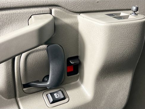 Used 2024 GMC Savana 2500 w/ Driver Convenience Package image 15