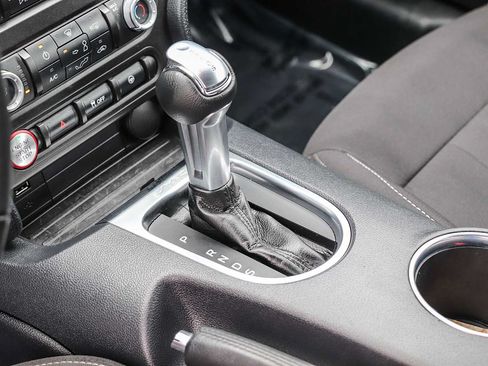 Used 2022 Ford Mustang Convertible RWD image 20