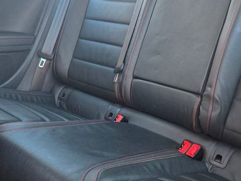 Used 2015 Volkswagen GTI SE image 17