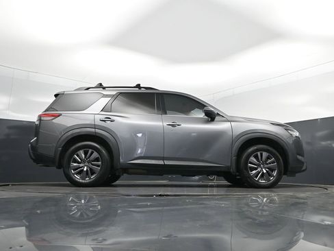 Used 2022 Nissan Pathfinder SV image 45