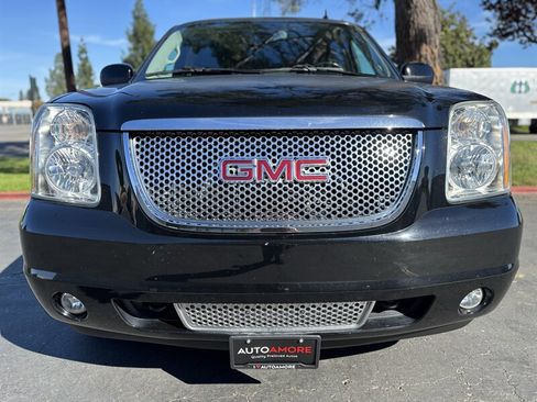 Used 2014 GMC Yukon Denali image 3