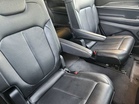 Certified 2023 Jeep Grand Cherokee L Limited AWD/4WD image 29
