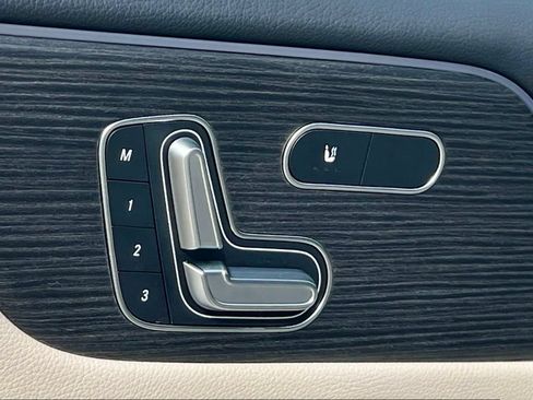 Certified 2026 Mercedes-Benz GLB 250 4MATIC image 31