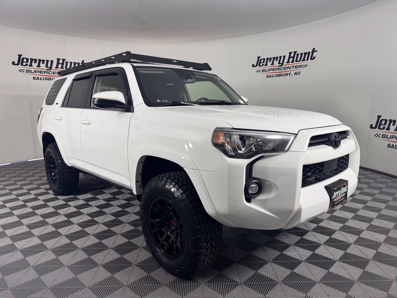 Used 2021 Toyota 4Runner SR5 AWD/4WD image 5