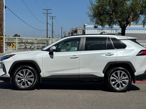 Used 2023 Toyota RAV4 XLE Premium FWD image 2