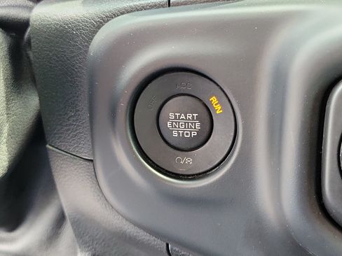 Used 2021 Jeep Gladiator Mojave w/ Cold Weather Group AWD/4WD image 28