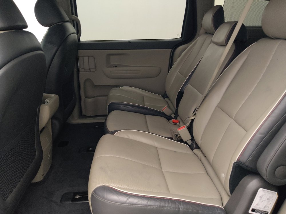 Used 2017 Kia Sedona LX w/ LX Essentials Premium Package FWD image 18