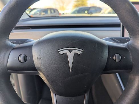 Used 2021 Tesla Model Y Long Range image 19