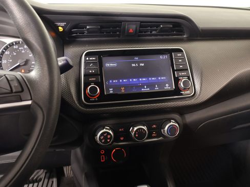 Used 2020 Nissan Kicks S image 5