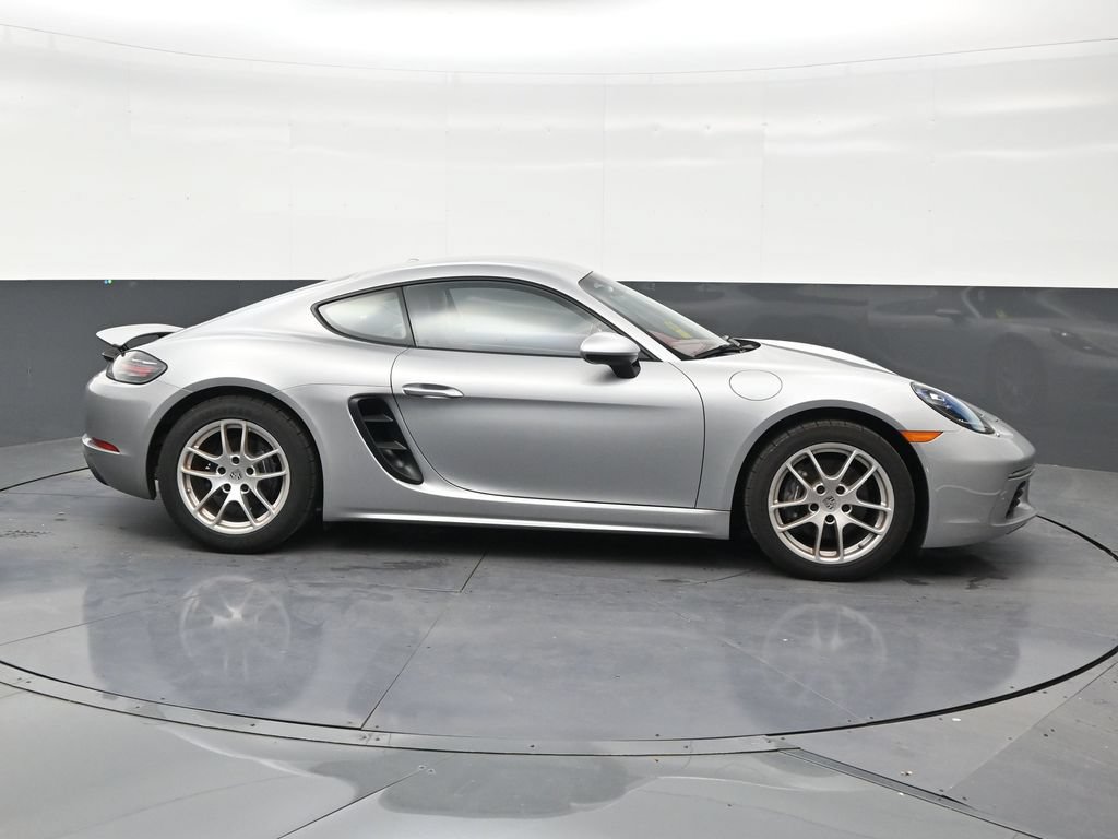 Used 2024 Porsche 718 Cayman RWD image 6