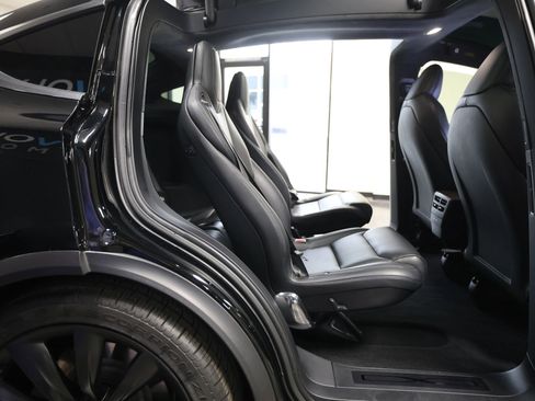 Used 2020 Tesla Model X Long Range image 37