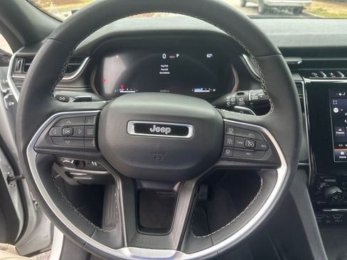 Used 2024 Jeep Grand Cherokee L Laredo AWD/4WD image 14