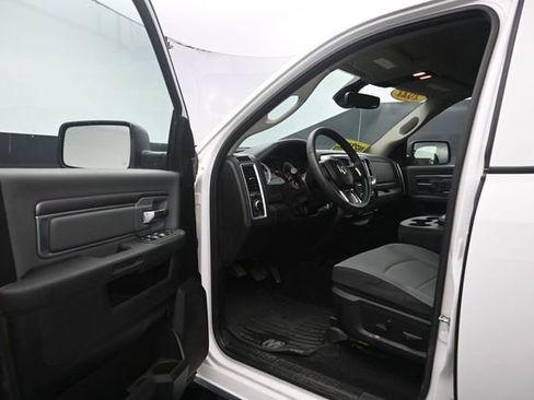 Used 2022 RAM 1500 Classic SLT AWD/4WD image 12