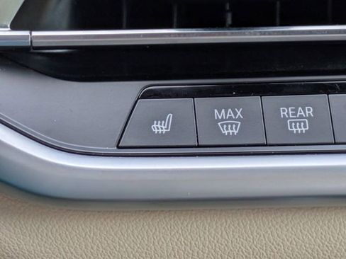 Used 2022 BMW X5 xDrive40i w/ Premium Package image 25