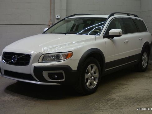 Used 2013 Volvo XC70 3.2 FWD image 2