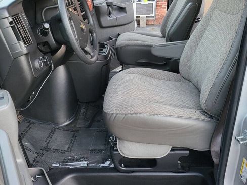 Used 2018 Chevrolet Express 3500 LT w/ LT Preferred Equipment Group image 14