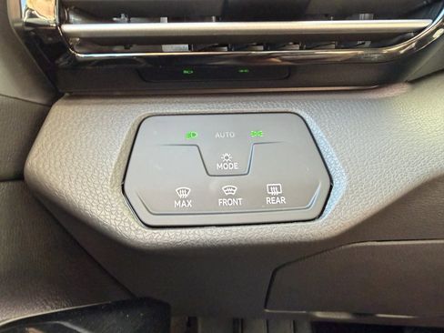 Used 2023 Volkswagen ID.4 Pro image 28