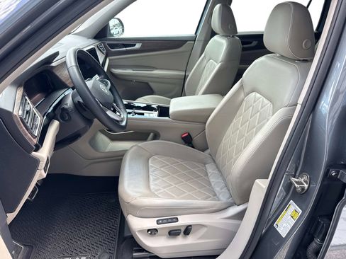 Used 2024 Volkswagen Atlas SEL Premium R-Line AWD/4WD image 22
