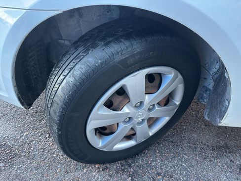 Used 2011 Hyundai Accent GLS image 21