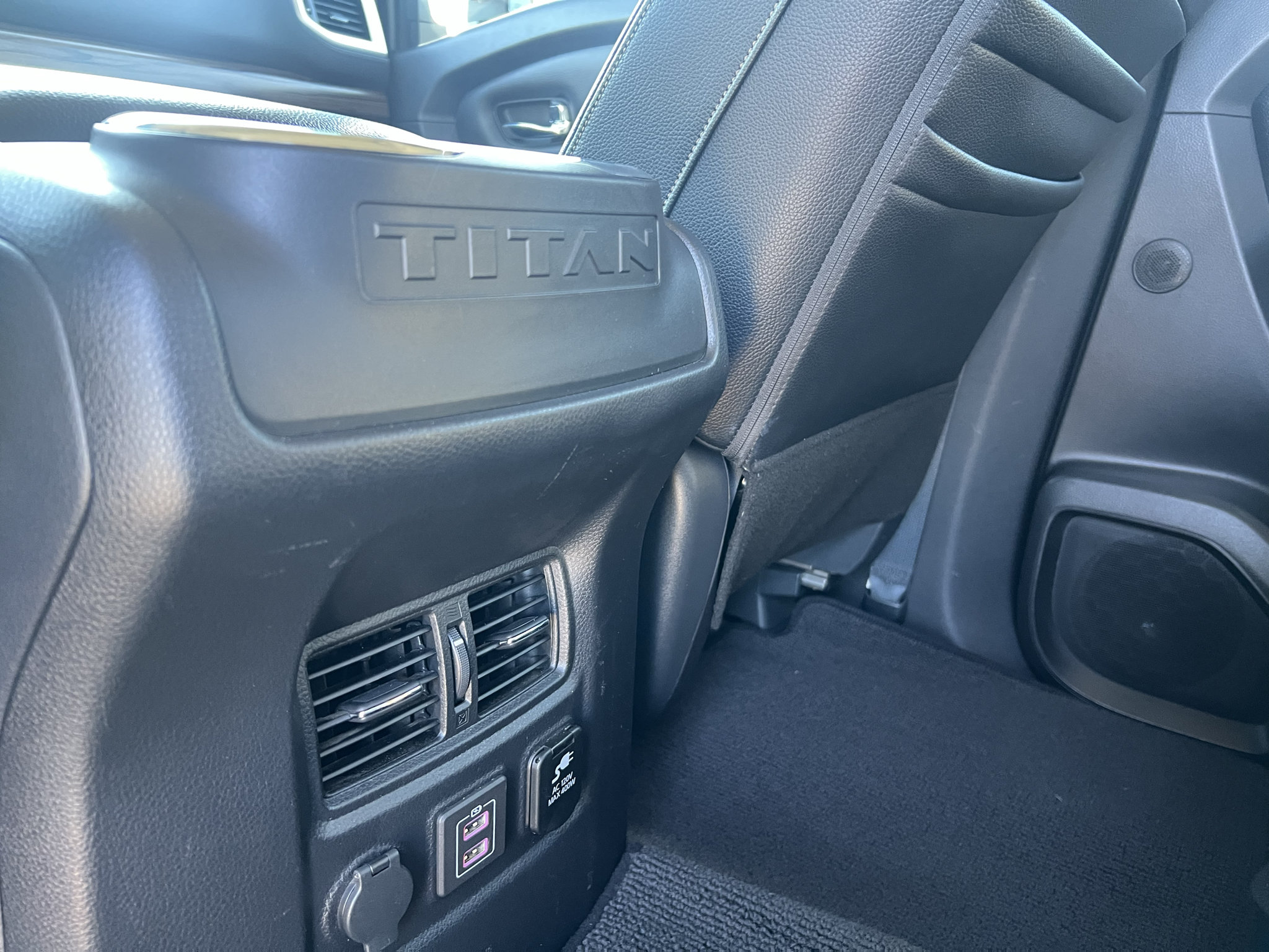 Used 2019 Nissan Titan SL w/ Chrome Package AWD/4WD image 19