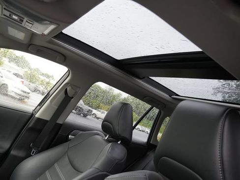 Used 2021 Toyota RAV4 Limited AWD/4WD image 24