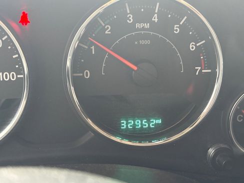 Used 2017 Jeep Wrangler Unlimited Rubicon w/ Max Tow Package image 13