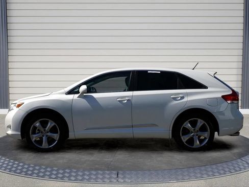Used 2012 Toyota Venza LE w/ LE Convenience Pkg FWD image 4