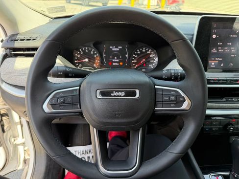 Used 2022 Jeep Compass Latitude w/ Sun and Sound Group AWD/4WD image 14