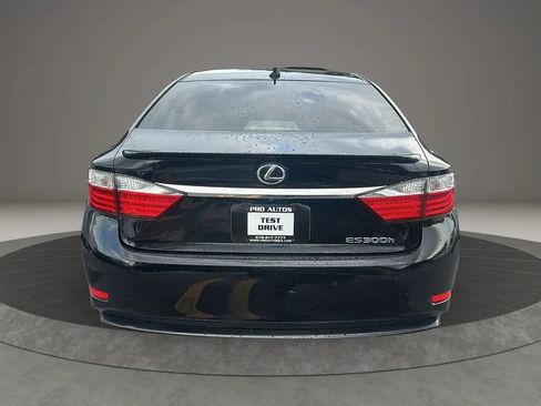 Used 2013 Lexus ES 300h w/ Luxury Pkg FWD image 9